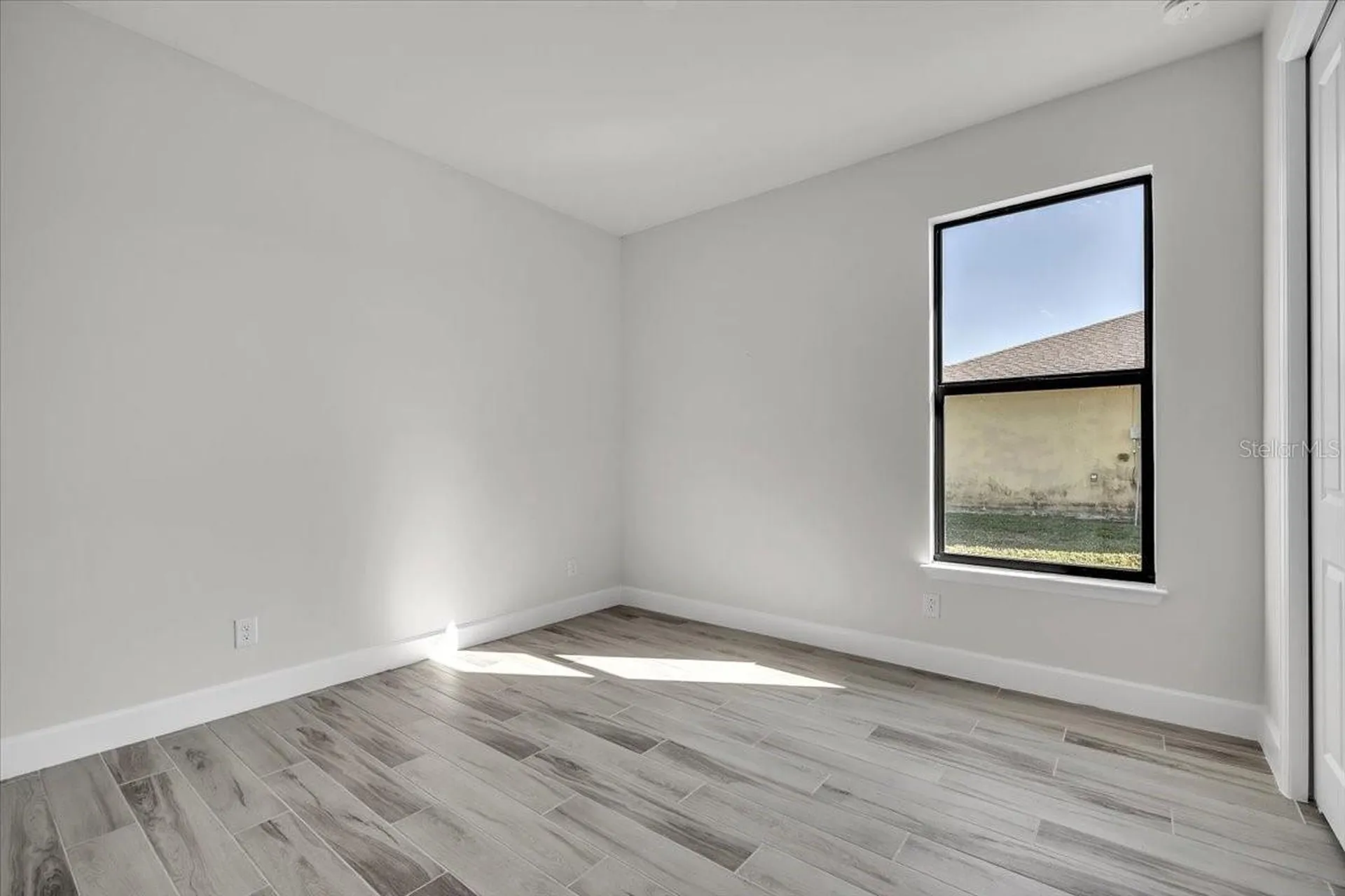 459 NE 2nd Place Cape Coral FL 33909