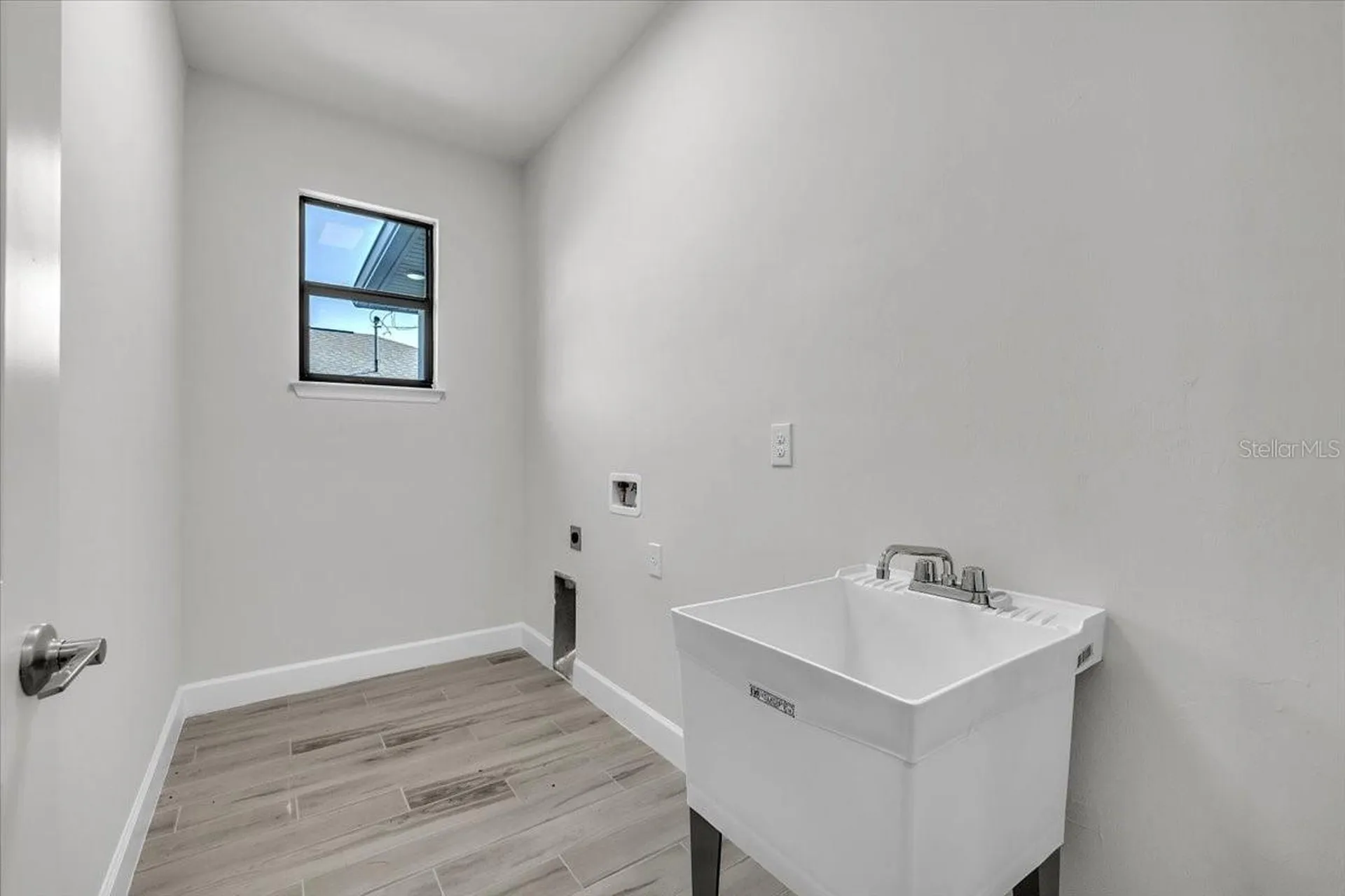 459 NE 2nd Place Cape Coral FL 33909