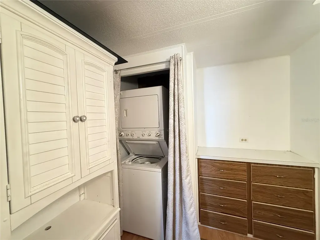 653 Mount Lancaster Avenue NE St Petersburg FL 33702