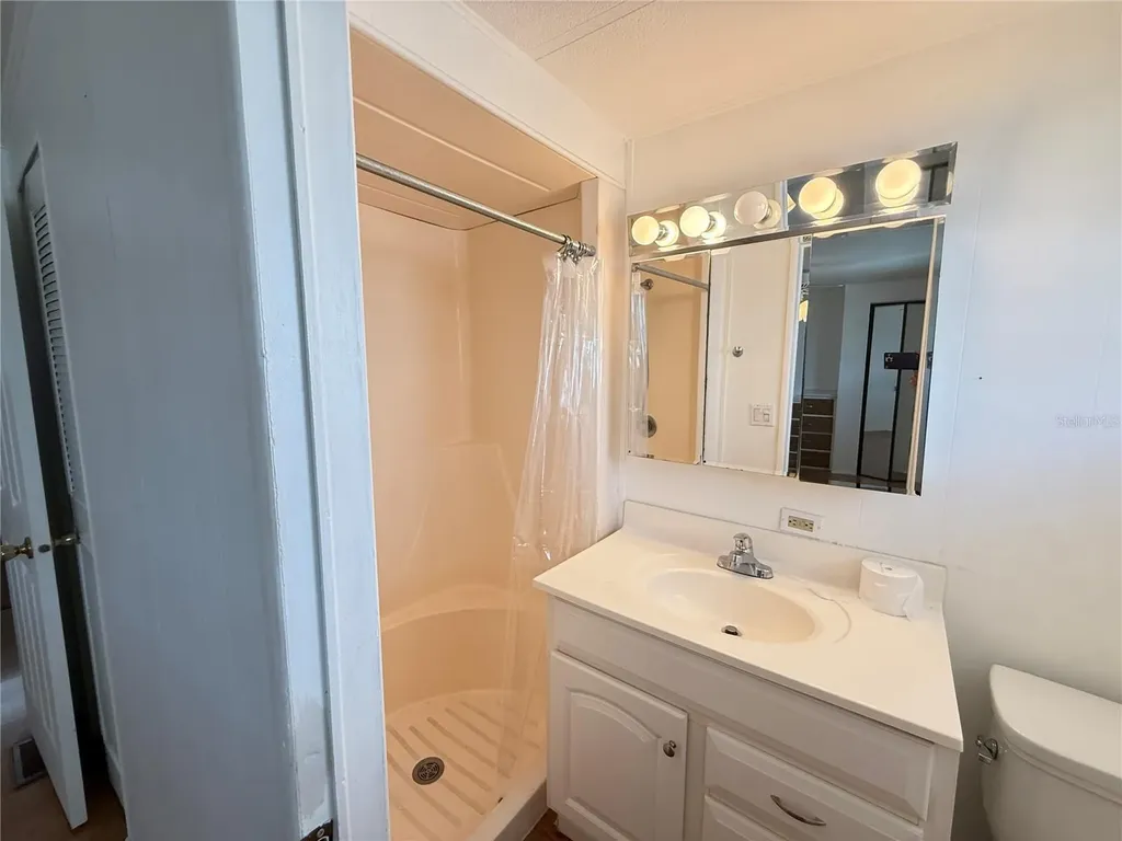 653 Mount Lancaster Avenue NE St Petersburg FL 33702