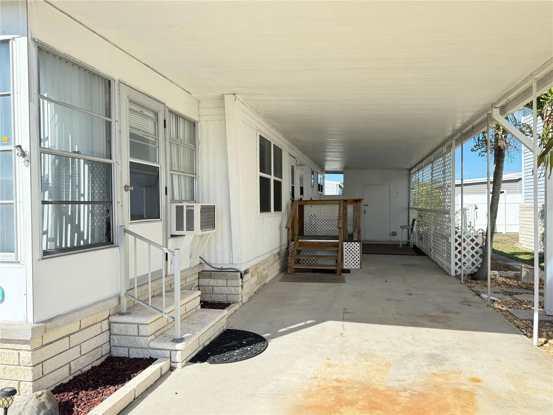 653 Mount Lancaster Avenue NE St Petersburg FL 33702