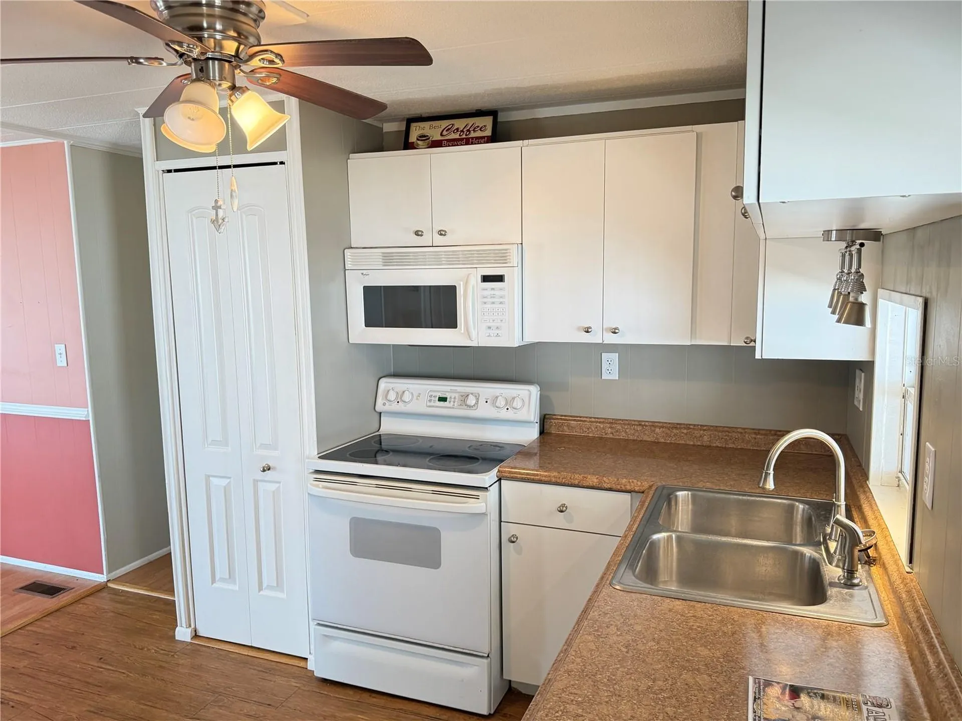 653 Mount Lancaster Avenue NE St Petersburg FL 33702