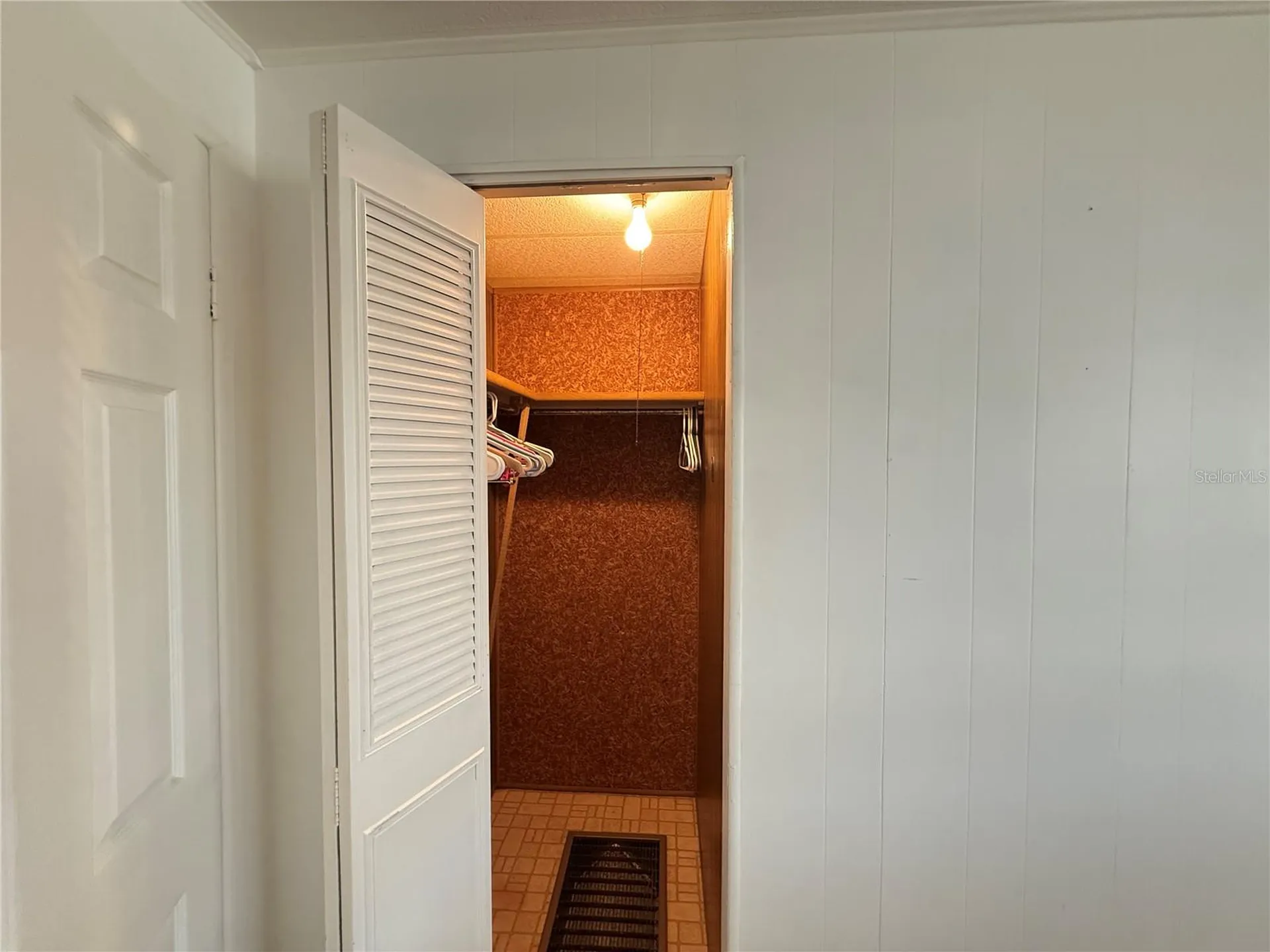 653 Mount Lancaster Avenue NE St Petersburg FL 33702