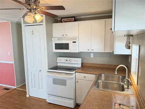 653 Mount Lancaster Avenue NE St Petersburg FL 33702