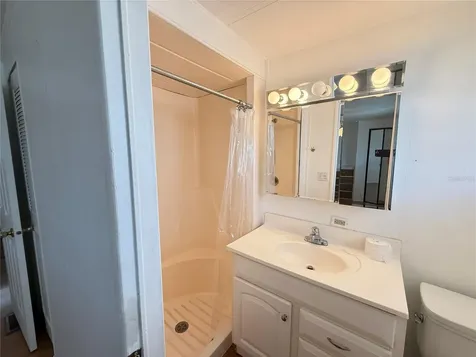 653 Mount Lancaster Avenue NE St Petersburg FL 33702