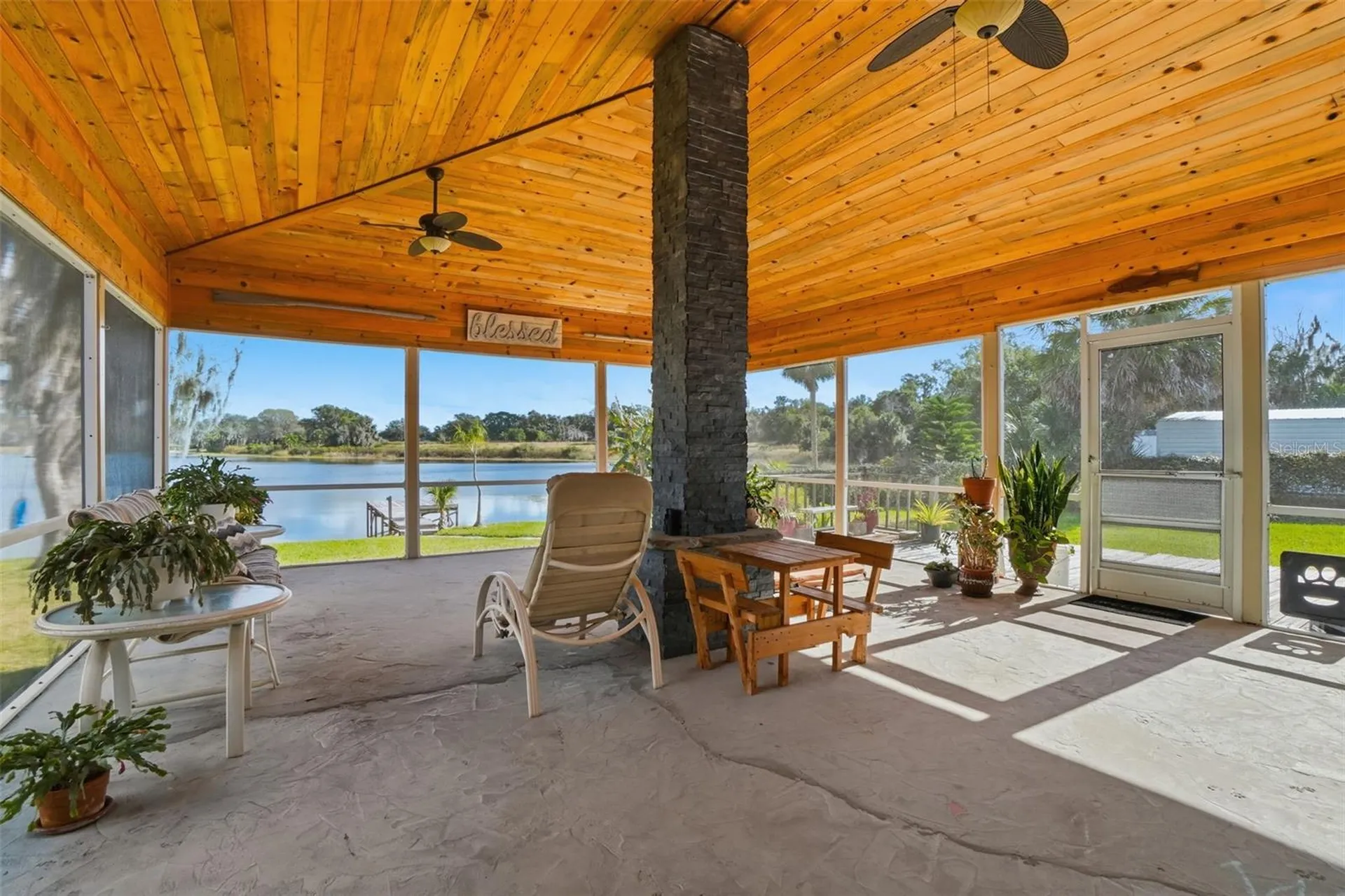 40700 Long Island Drive Umatilla FL 32784
