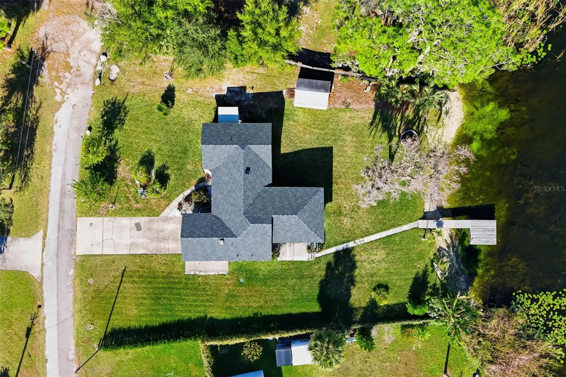40700 Long Island Drive Umatilla FL 32784