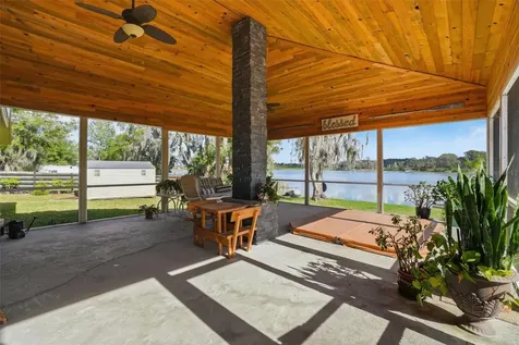 40700 Long Island Drive Umatilla FL 32784