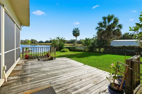 40700 Long Island Drive Umatilla FL 32784