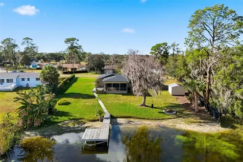 40700 Long Island Drive Umatilla FL 32784