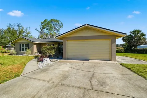 40700 Long Island Drive Umatilla FL 32784