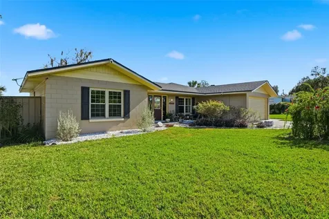 40700 Long Island Drive Umatilla FL 32784