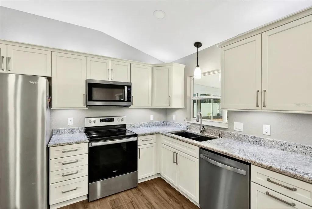 902 NE 130th Terrace Silver Springs FL 34488