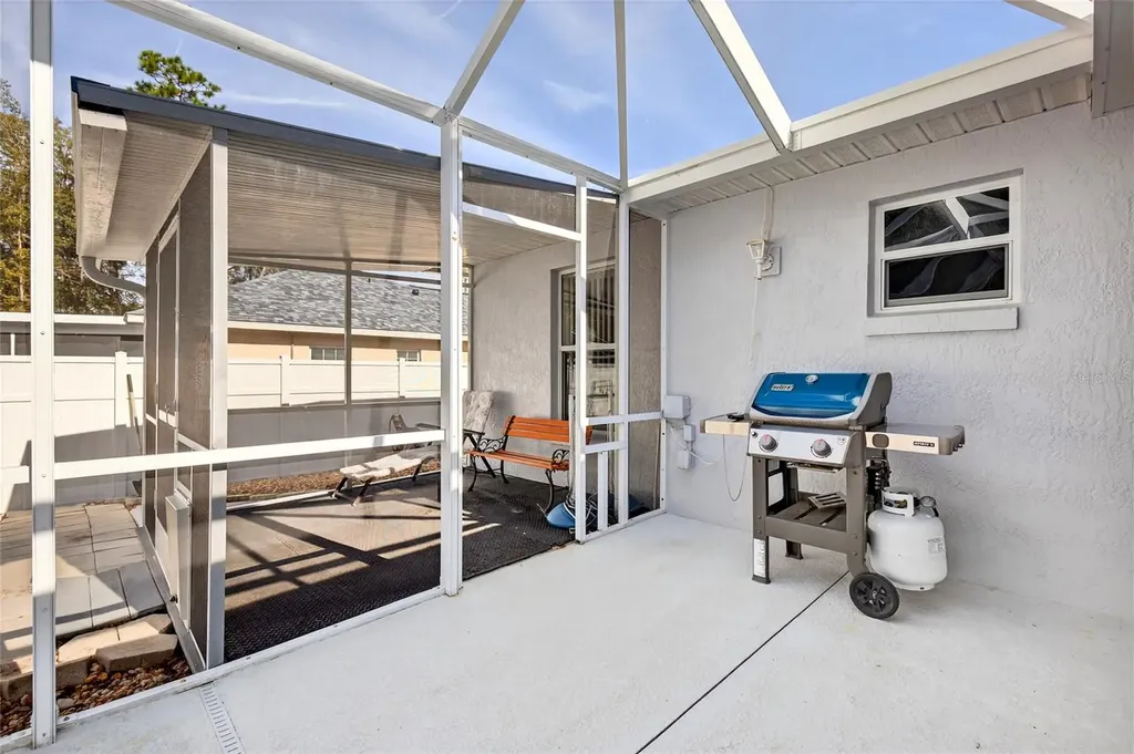 902 NE 130th Terrace Silver Springs FL 34488