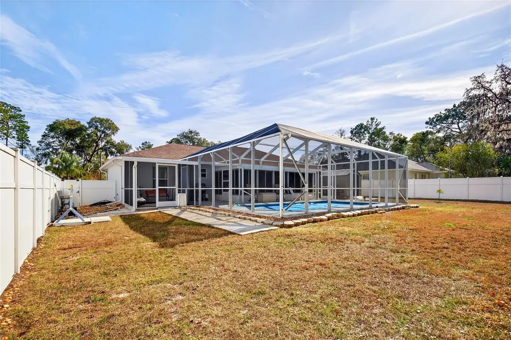 902 NE 130th Terrace Silver Springs FL 34488