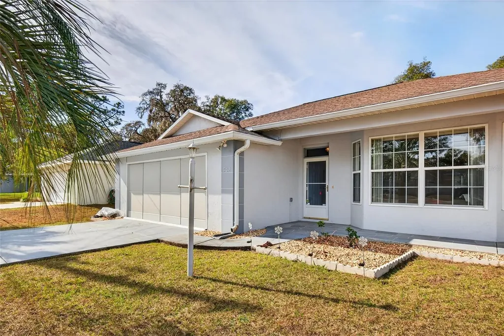 902 NE 130th Terrace Silver Springs FL 34488