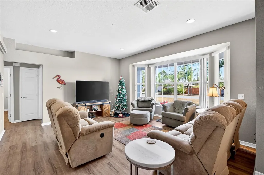 902 NE 130th Terrace Silver Springs FL 34488