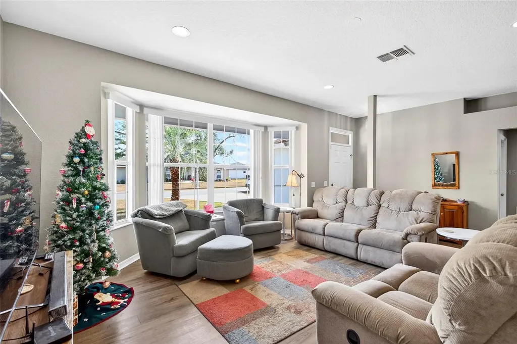902 NE 130th Terrace Silver Springs FL 34488