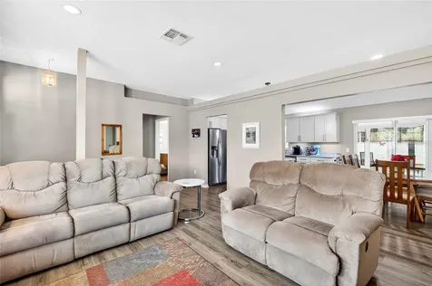 902 NE 130th Terrace Silver Springs FL 34488