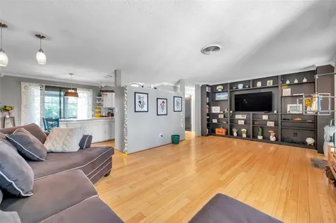 2825 60th Street N St Petersburg FL 33710