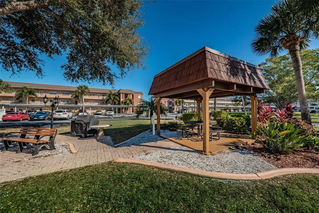 9 Haig Place Dunedin FL 34698