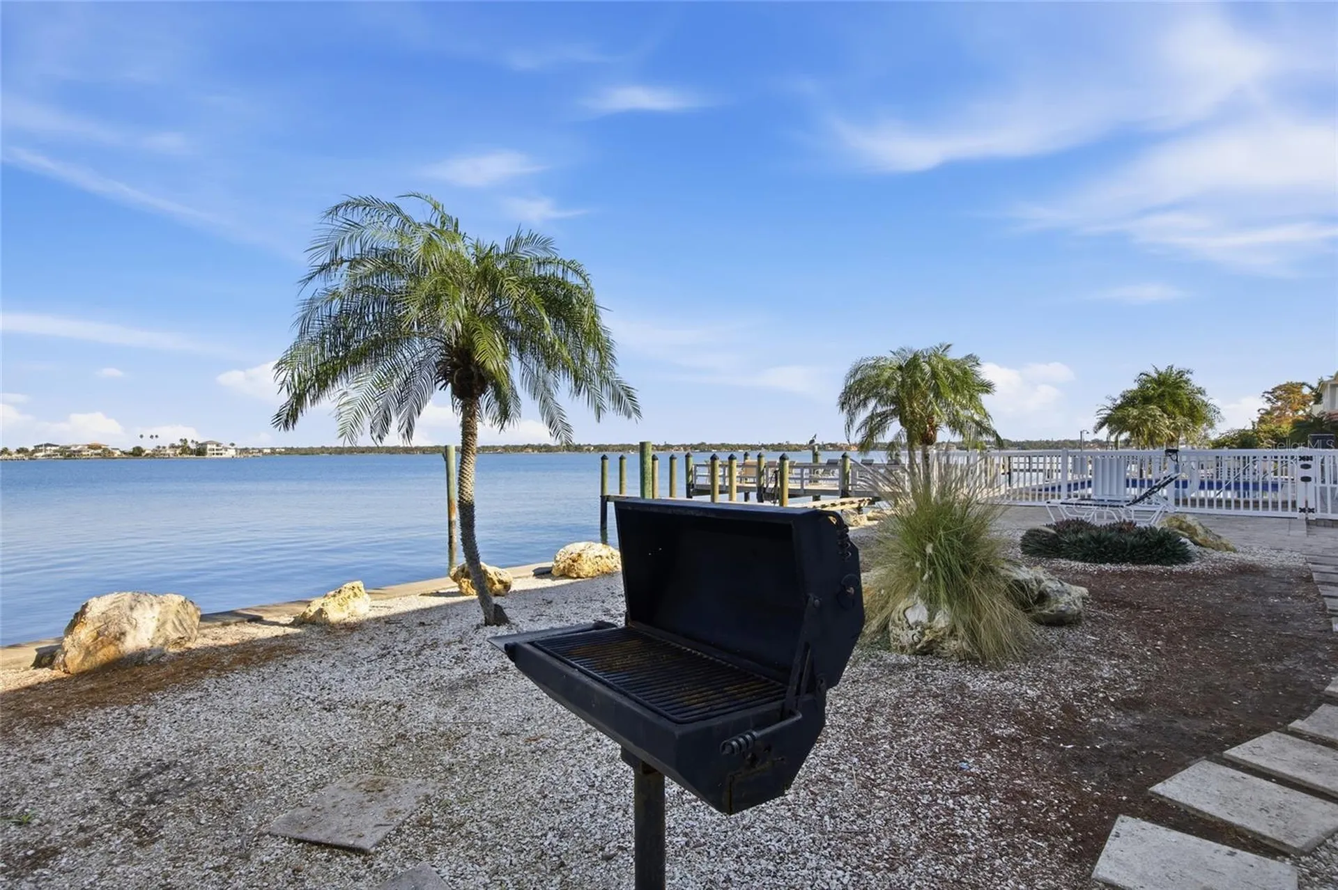 16 Paradise Lane St Petersburg FL 33706