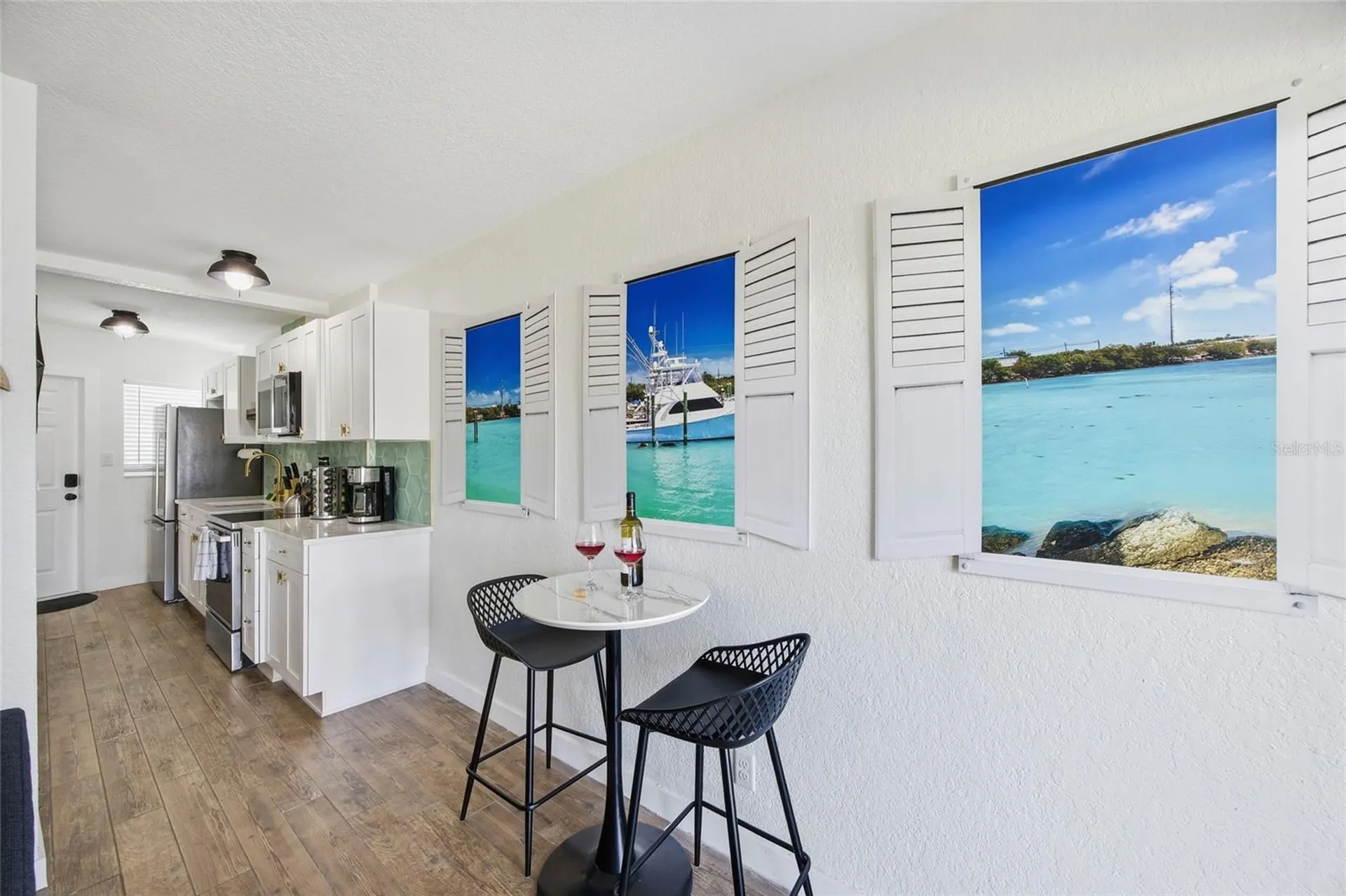 16 Paradise Lane St Petersburg FL 33706