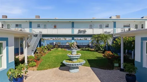 16 Paradise Lane St Petersburg FL 33706