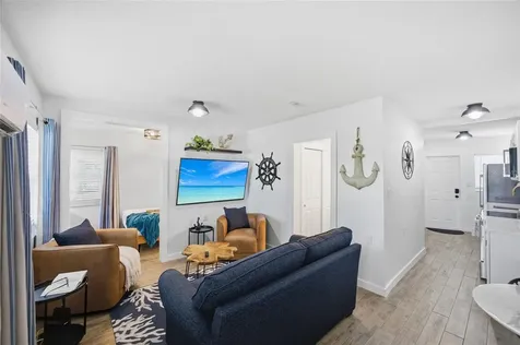 16 Paradise Lane St Petersburg FL 33706