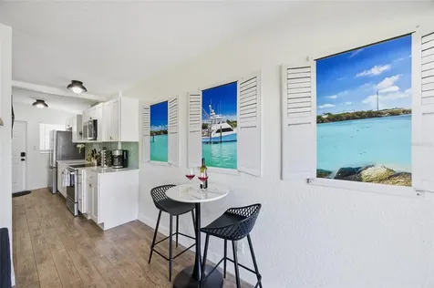 16 Paradise Lane St Petersburg FL 33706