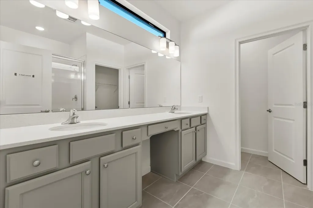 11073 Moray Bay Avenue Orlando FL 32821