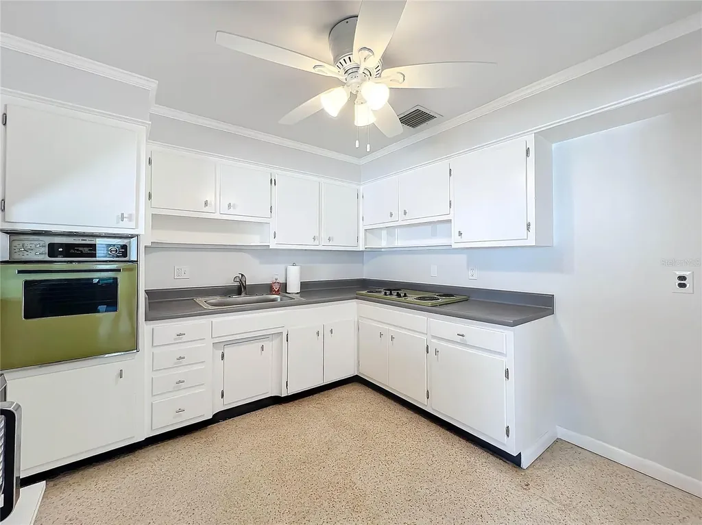 2877 Michigan Street Sarasota FL 34237