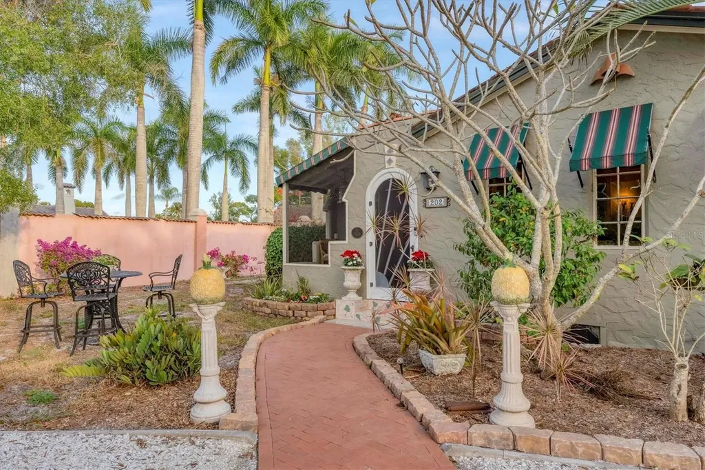 202 Pocono Trail E Nokomis FL 34275