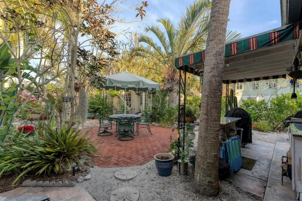 202 Pocono Trail E Nokomis FL 34275