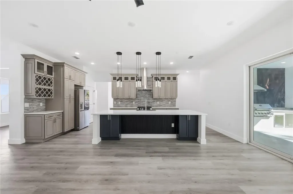 1349 Cr 243 A Wildwood FL 34785