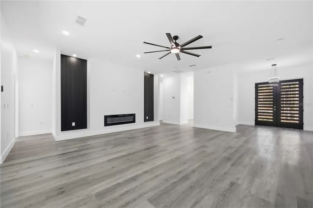 1349 Cr 243 A Wildwood FL 34785