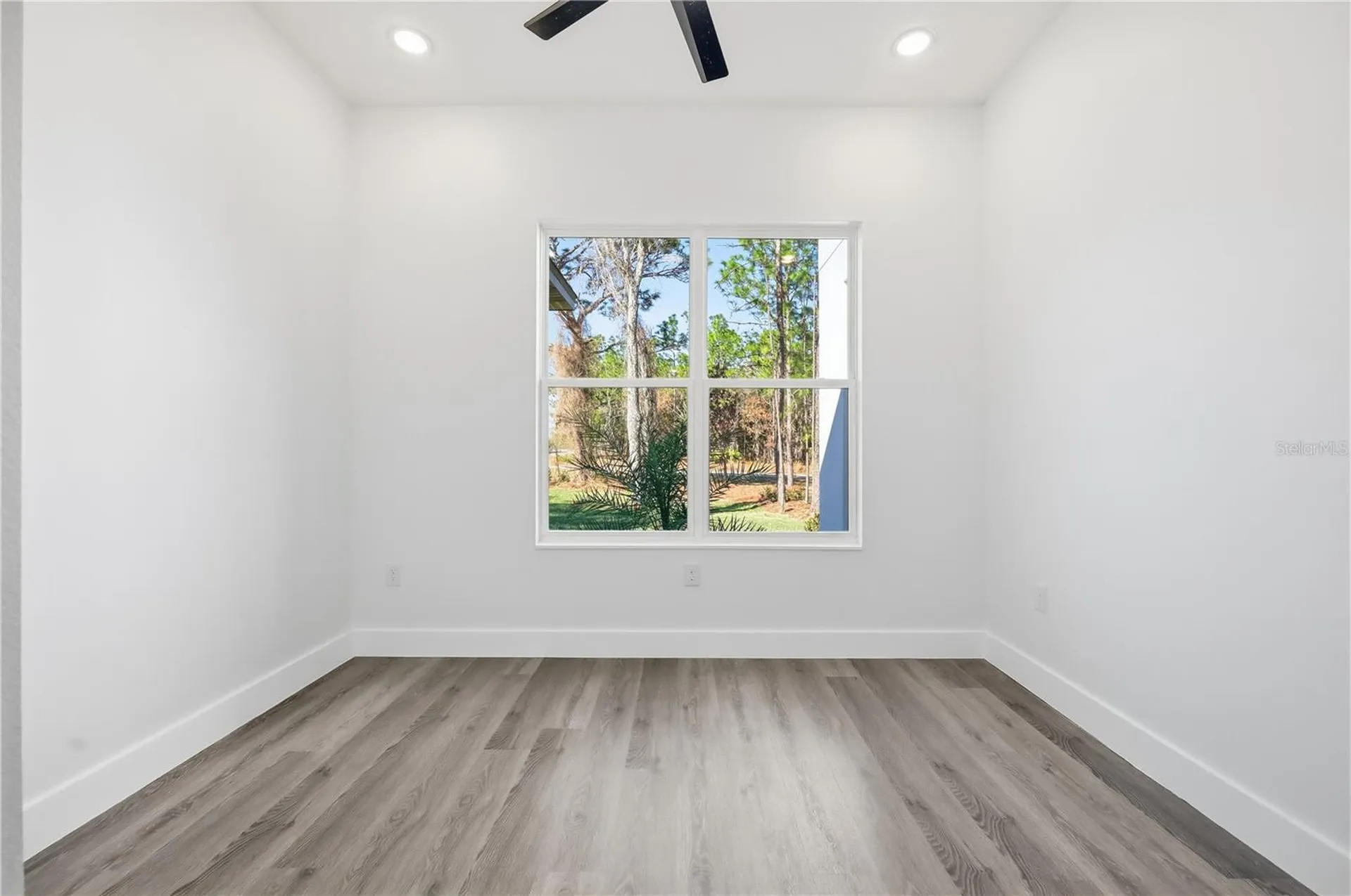 1349 Cr 243 A Wildwood FL 34785