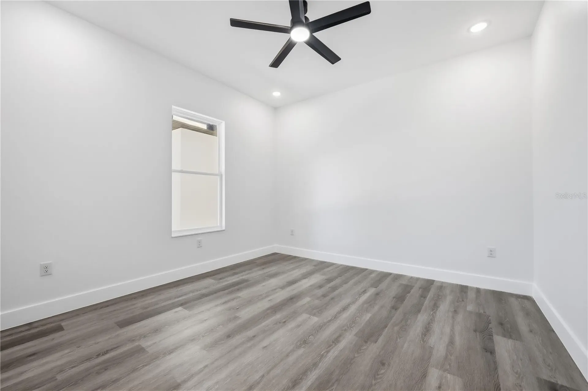 1349 Cr 243 A Wildwood FL 34785