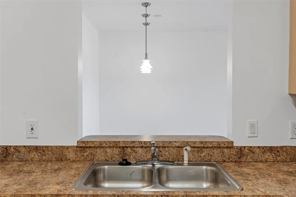 495 Las Cortes Lane Orlando FL 32824