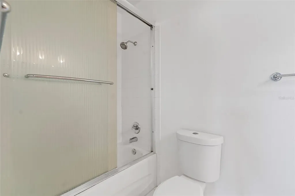 495 Las Cortes Lane Orlando FL 32824