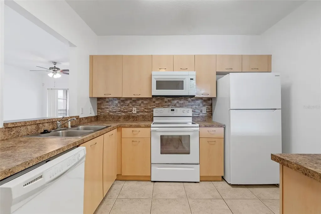495 Las Cortes Lane Orlando FL 32824