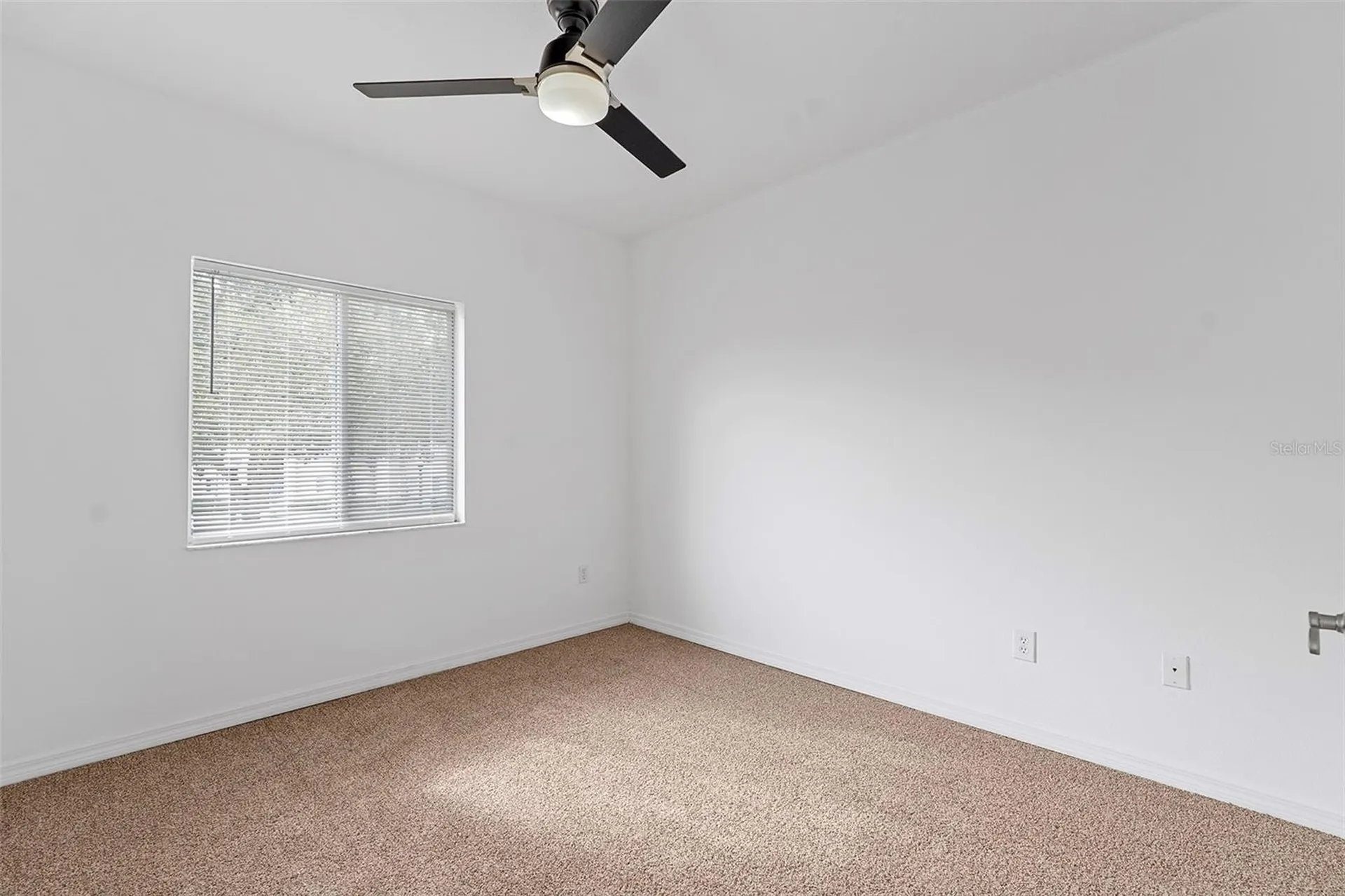 495 Las Cortes Lane Orlando FL 32824