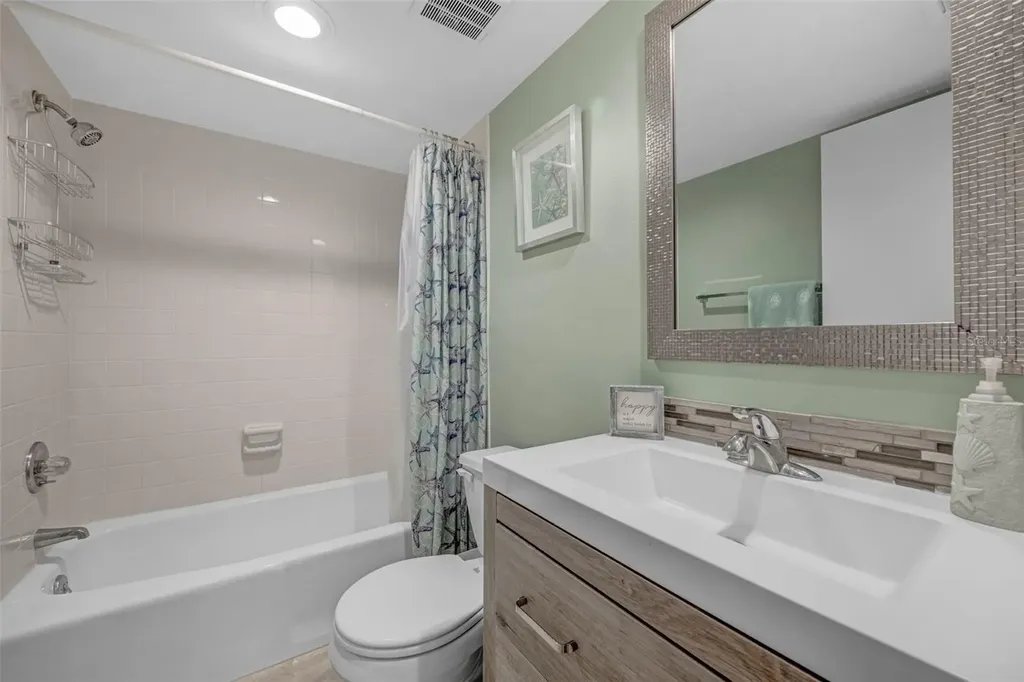 803 Bahia Del Sol Drive Ruskin FL 33570