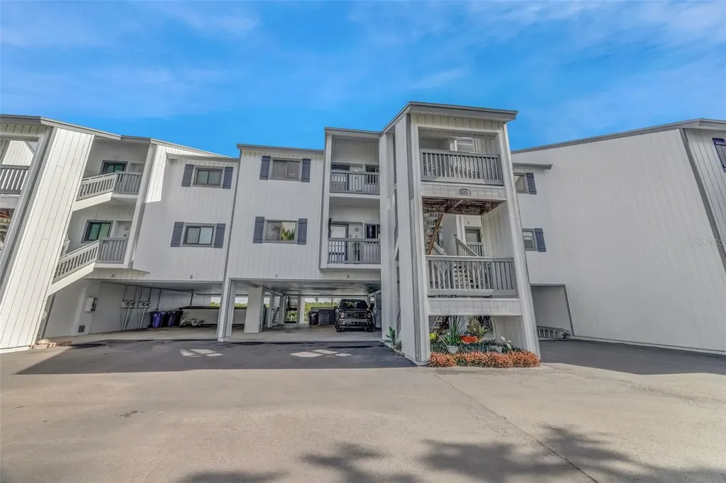 803 Bahia Del Sol Drive Ruskin FL 33570