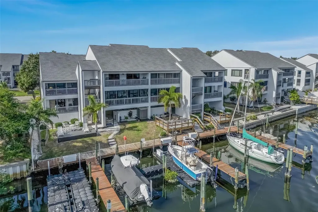 803 Bahia Del Sol Drive Ruskin FL 33570