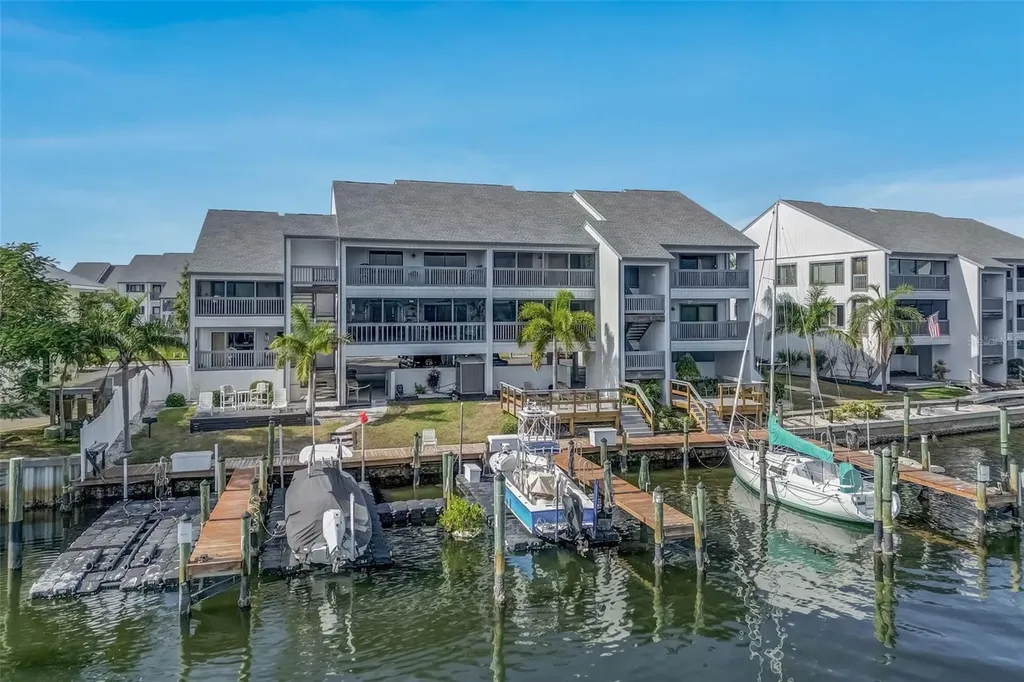 803 Bahia Del Sol Drive Ruskin FL 33570