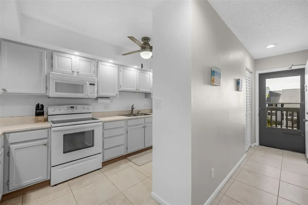 803 Bahia Del Sol Drive Ruskin FL 33570