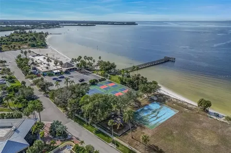 803 Bahia Del Sol Drive Ruskin FL 33570