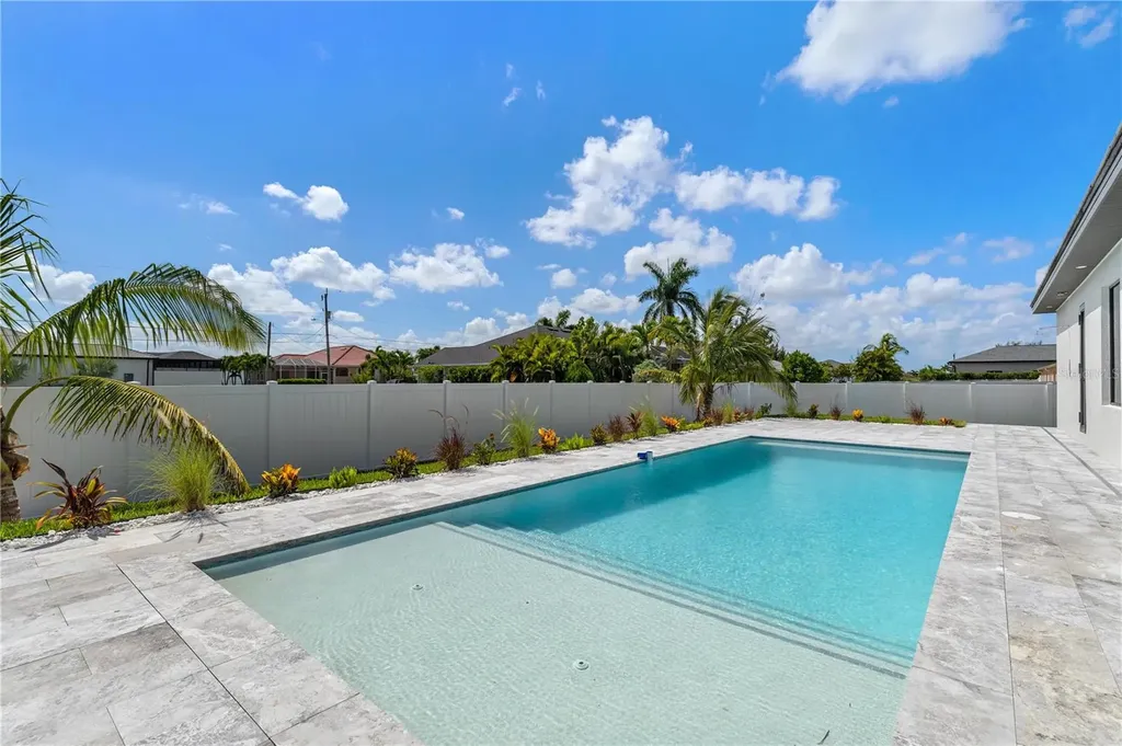 109 NW 35th Place Cape Coral FL 33993