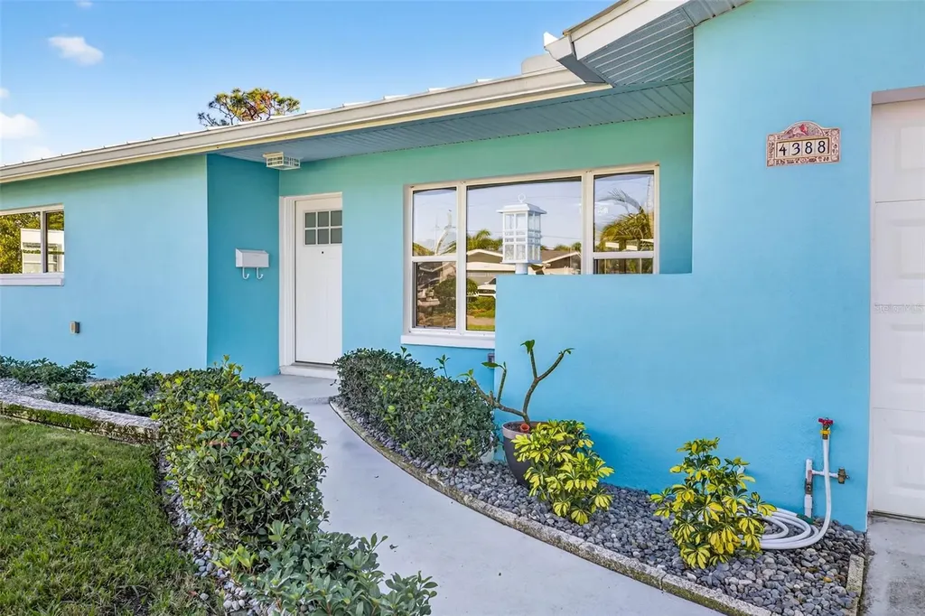 4388 50th Place S St Petersburg FL 33711
